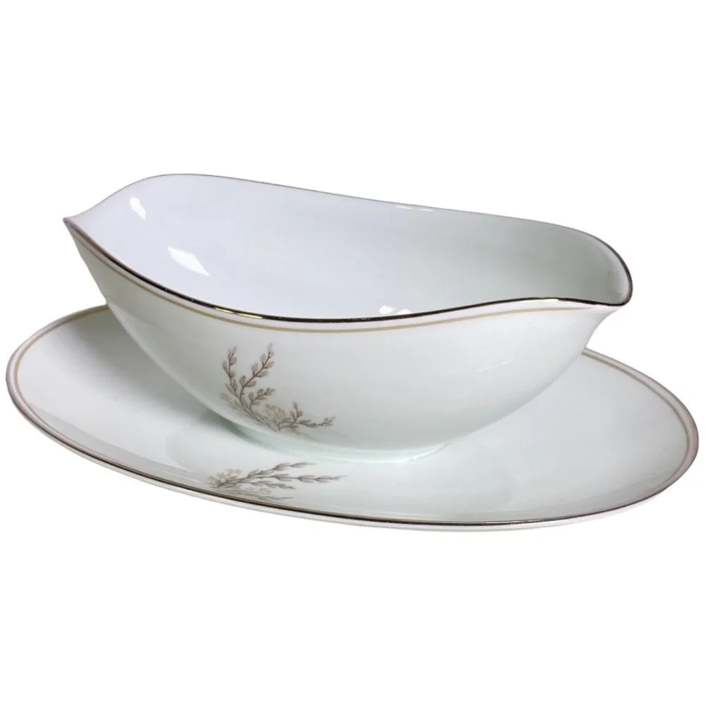 Noritake Porcelain Gravy Boat with Attached Underplate Candice‎ Pattern Japan